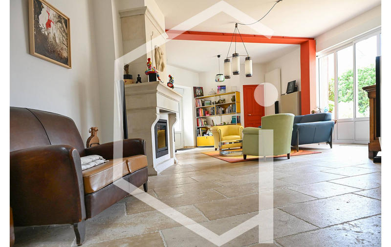 Maison - 270 m² - 14 pièces