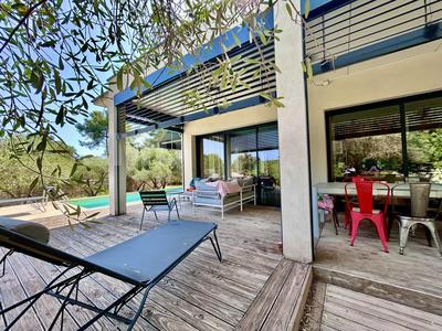 Maison - 185 m² - 7 pièces