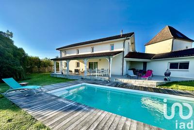 Maison - 180 m² - 10 pièces