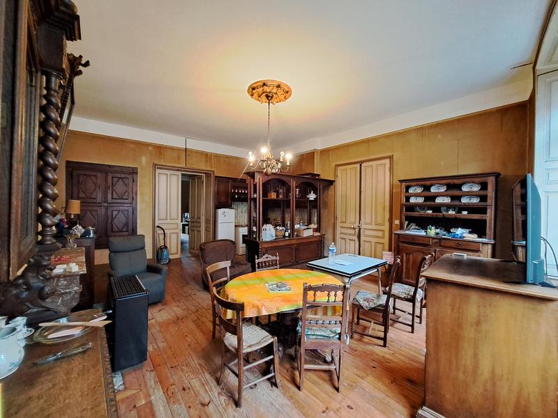 Maison - 506 m² - 15 pièces