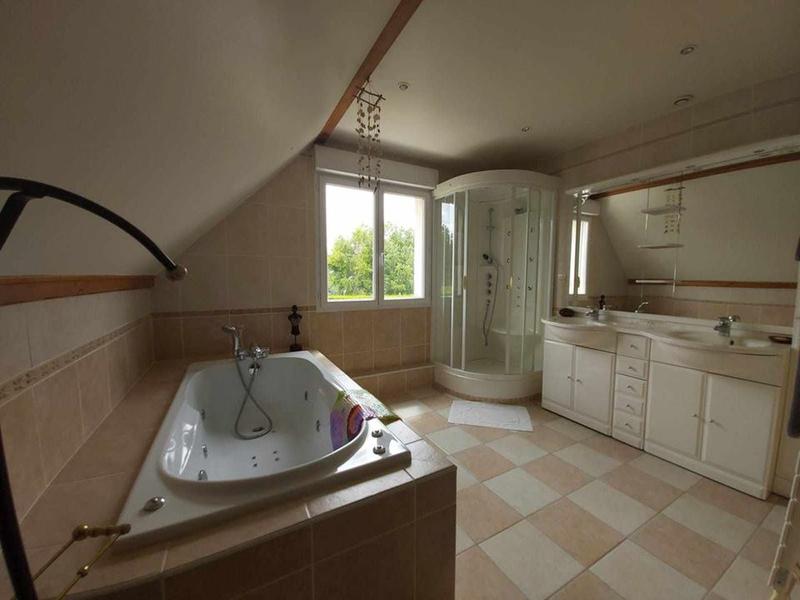 Villa - 247 m² - 10 pièces