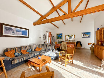 Maison - 99 m² - 4 pièces