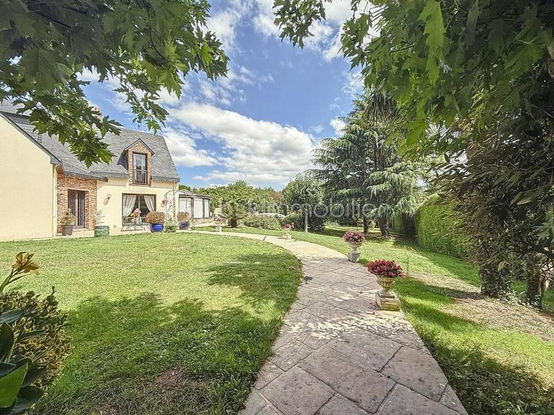 Propriété - 230 m² - 10 pièces