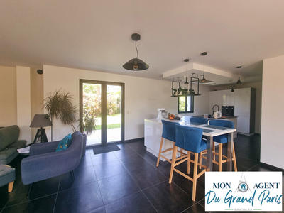 Maison - 202 m² - 8 pièces