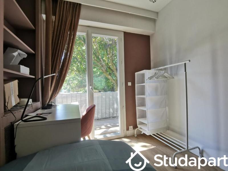 Chambre - 11 m² - 1 pièce