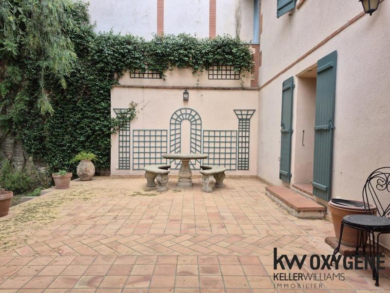 Mas - 438 m² - 14 pièces