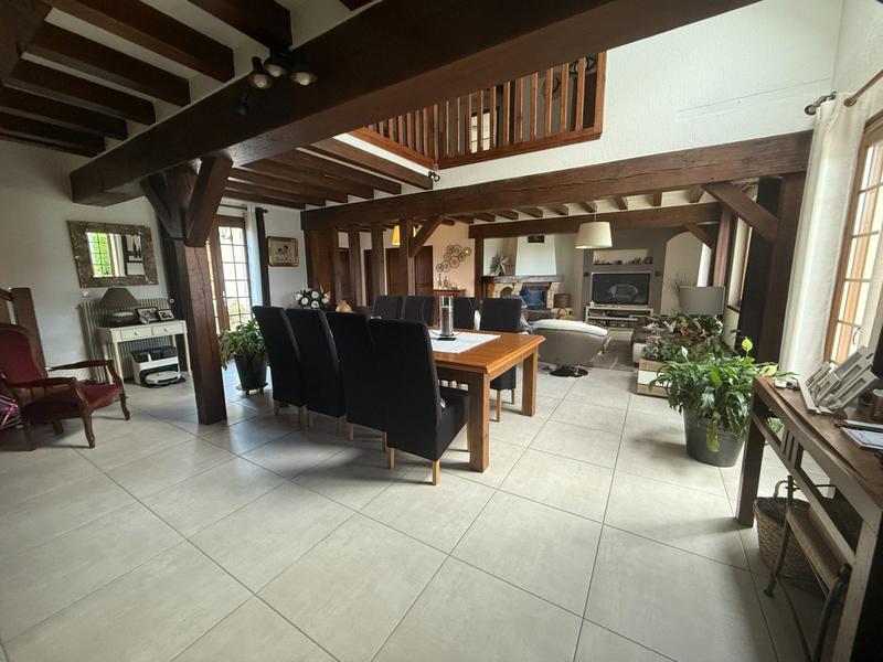 Maison - 260 m² - 8 pièces