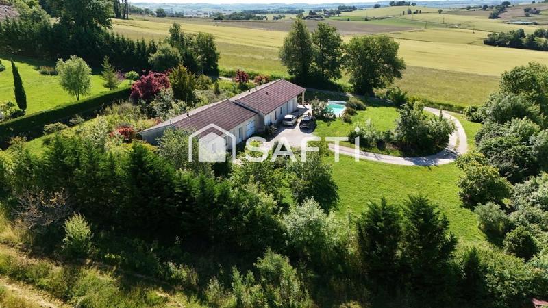 Maison - 210 m² - 10 pièces