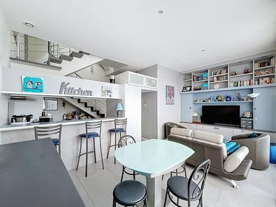 Duplex - 93 m² - 4 pièces