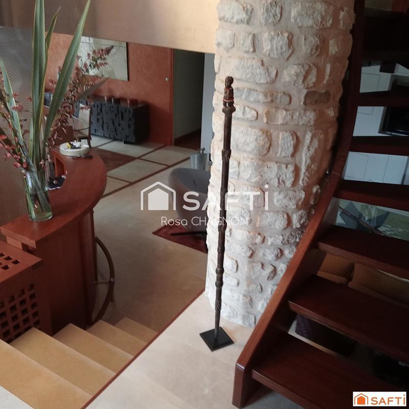 Maison - 220 m² - 10 pièces