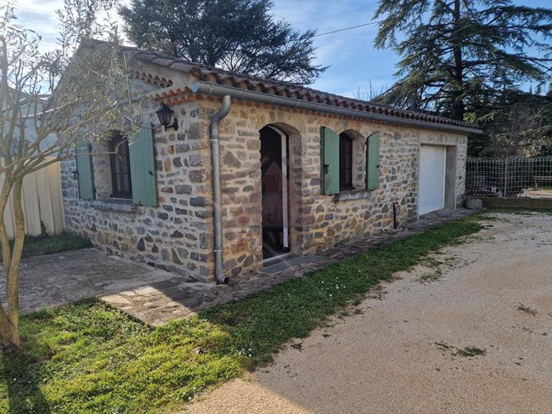 Maison traditionnelle - 190 m² - 9 pièces