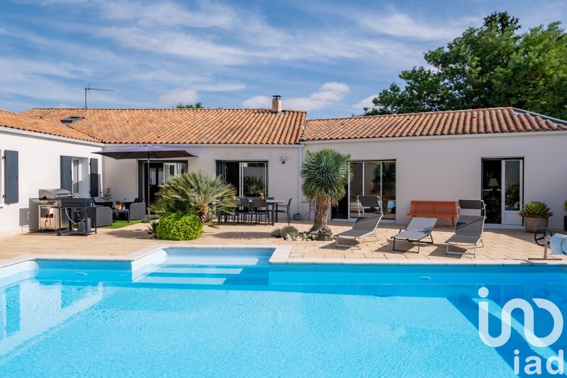 Maison - 222 m² - 7 pièces