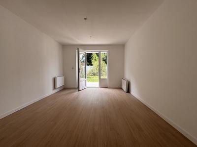 Maison - 300 m² - 15 pièces