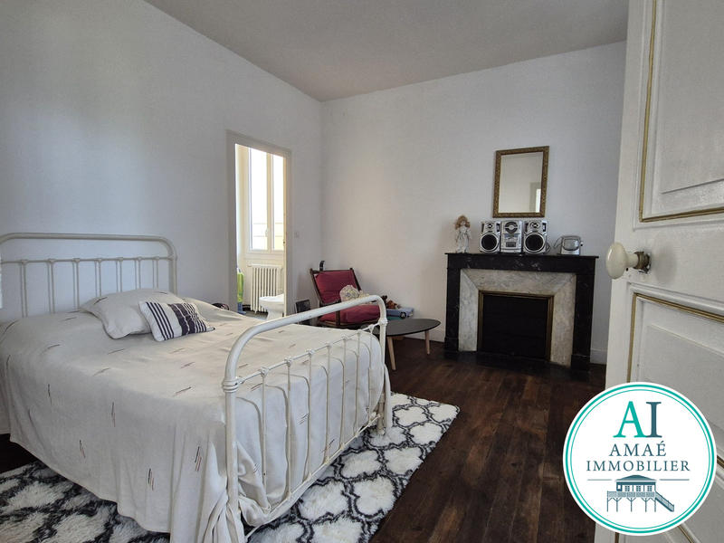 Maison - 225 m² - 10 pièces