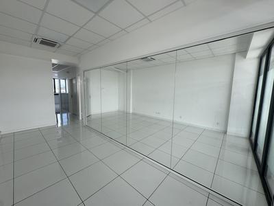 Bureau - 128 m² - 7 pièces