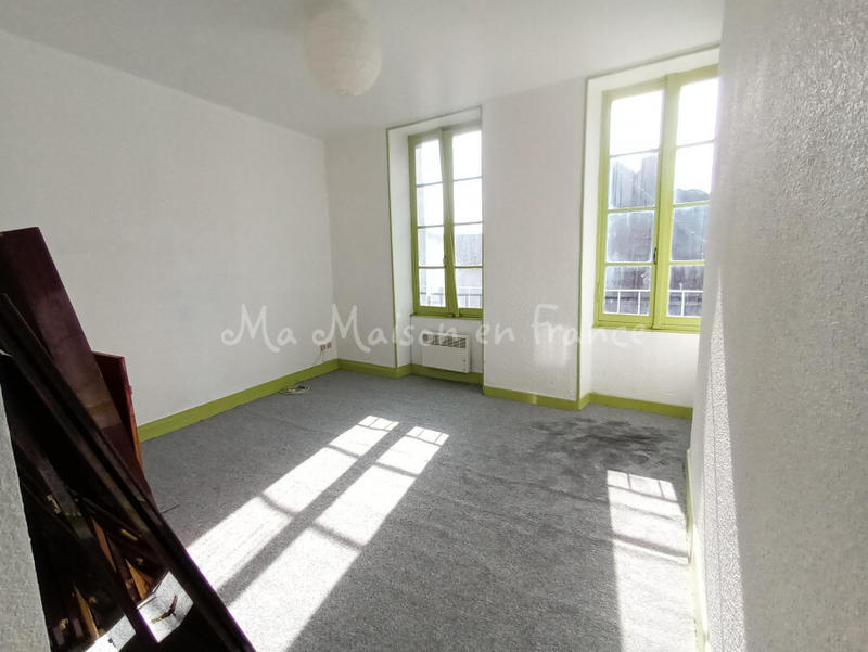 Immeuble - 104 m² - 4 pièces