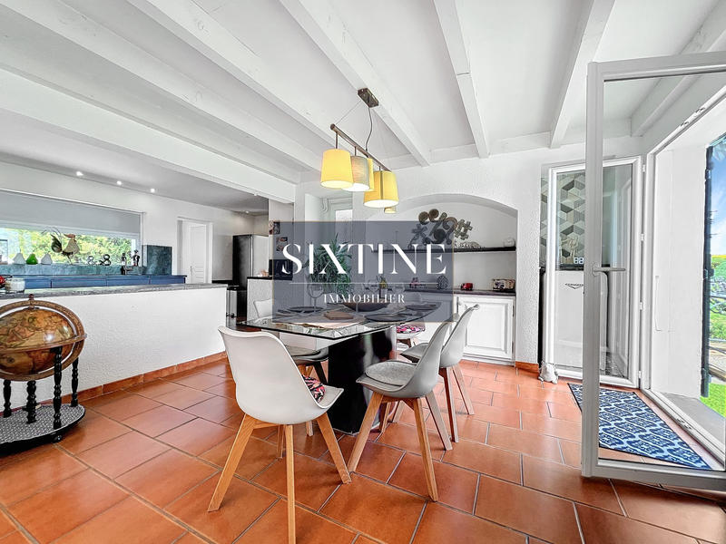 Maison - 197 m² - 9 pièces