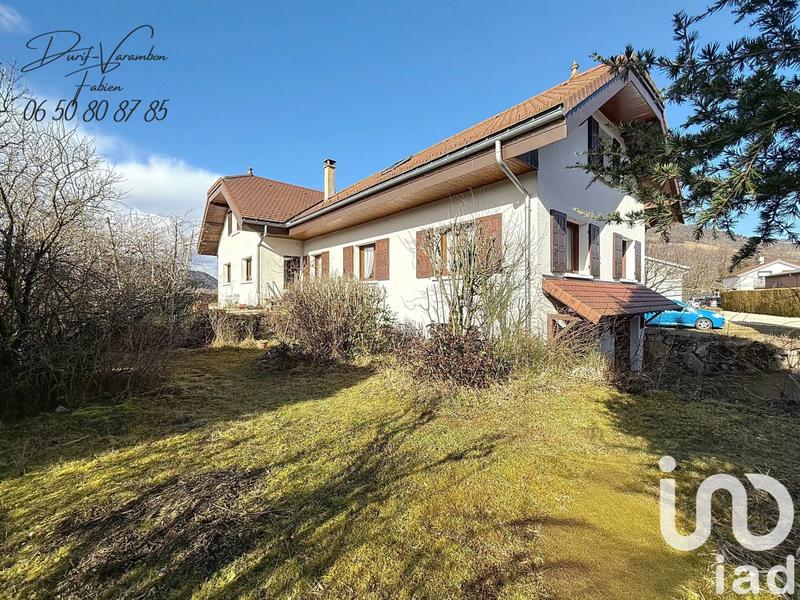 Maison - 216 m² - 7 pièces