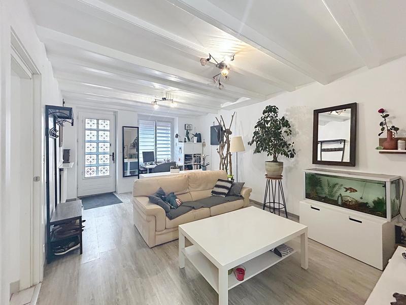 Maison - 90 m² - 5 pièces