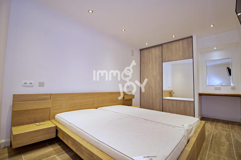 Maison - 229 m² - 7 pièces