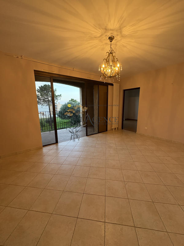 Appartement - 89 m² - 4 pièces