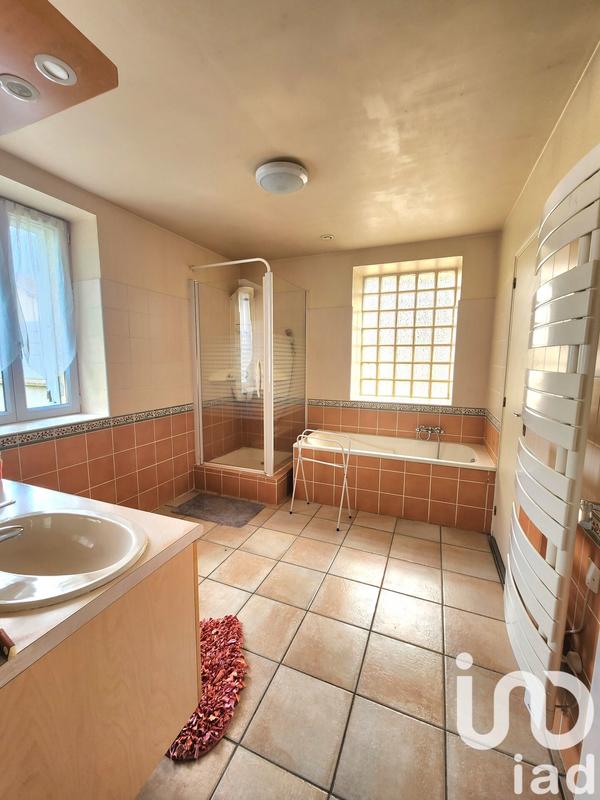 Maison - 200 m² - 6 pièces