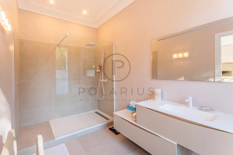 Villa - 360 m² - 12 pièces