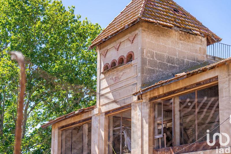 Maison - 4 000 m² - 15 pièces