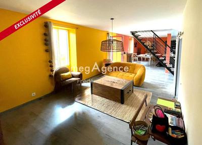 Maison - 194 m² - 6 pièces