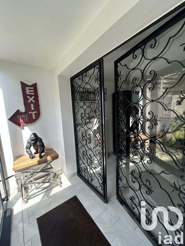 Maison - 250 m² - 8 pièces