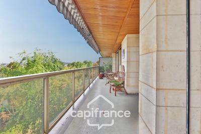 Appartement - 144 m² - 5 pièces