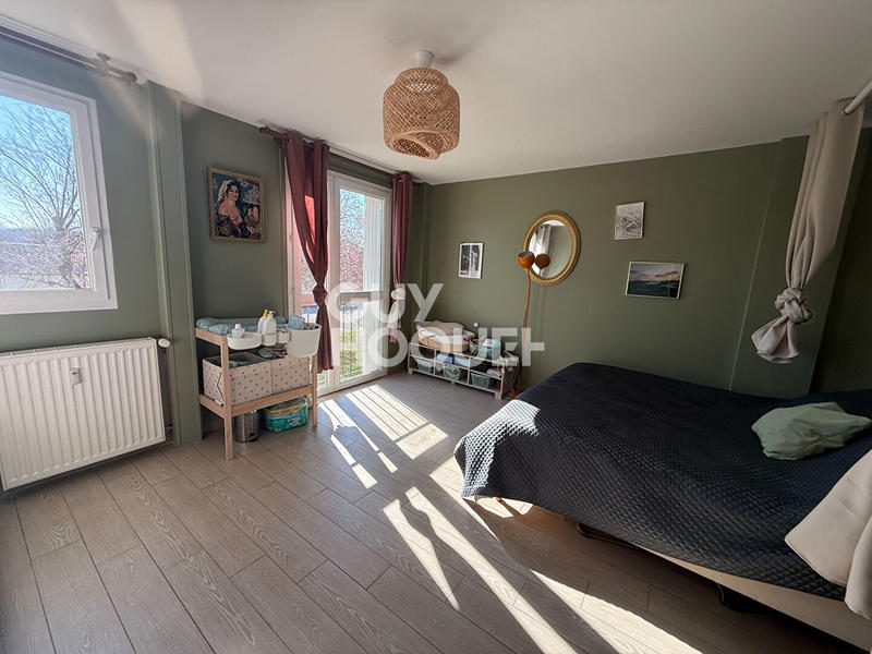 Appartement - 82 m² - 3 pièces