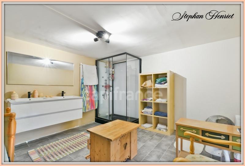 Maison - 262 m² - 12 pièces