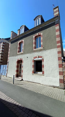 Maison - 128 m² - 8 pièces