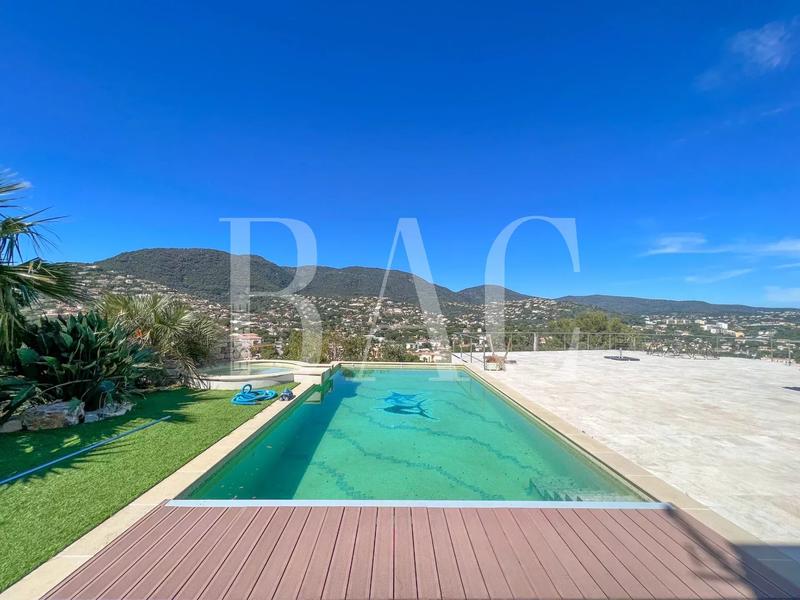 Villa - 350 m² - 7 pièces