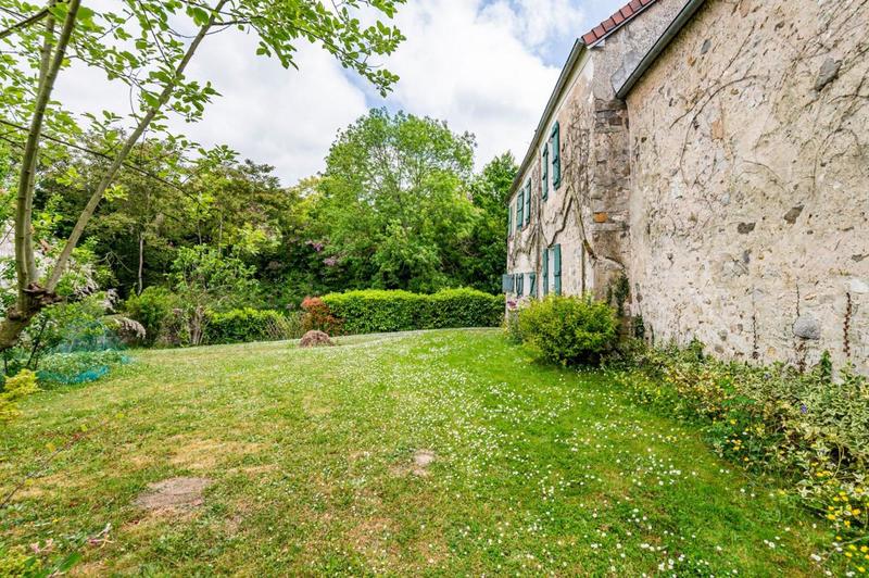 Maison en pierre - 140 m² - 5 pièces