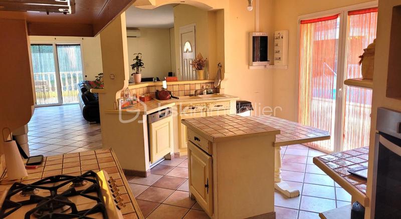 Villa - 183 m² - 6 pièces