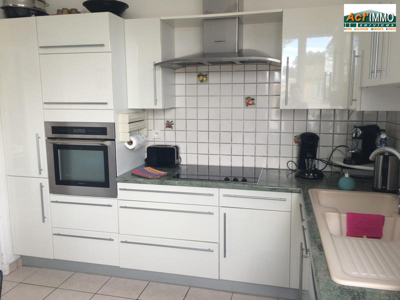 Maison - 90 m² - 3 pièces