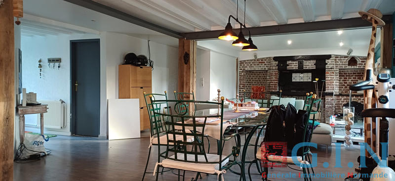 Maison - 220 m² - 9 pièces