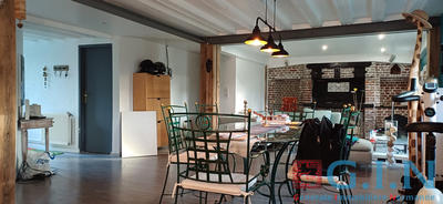 Maison - 220 m² - 9 pièces