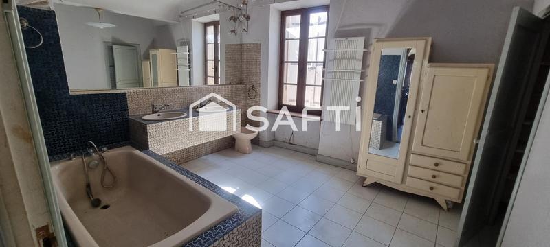 Maison - 225 m² - 7 pièces