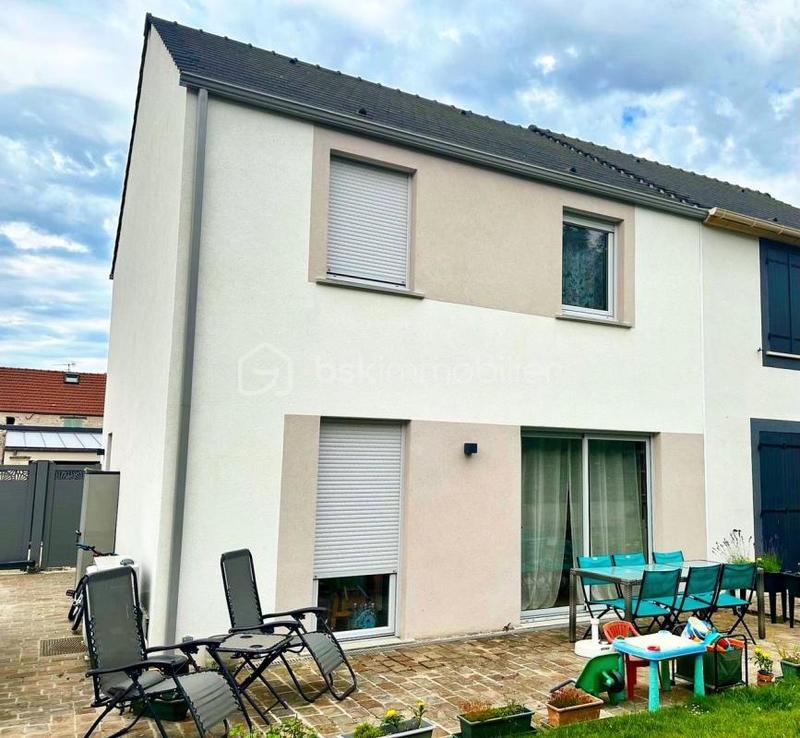 Maison - 97 m² - 5 pièces