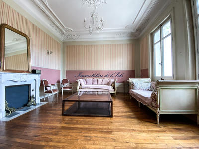 Maison - 440 m² - 14 pièces