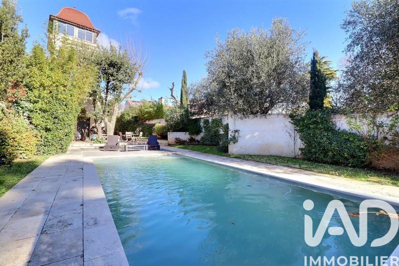 Maison - 401 m² - 13 pièces