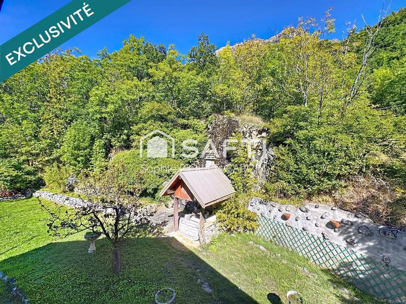 Maison - 221 m² - 8 pièces