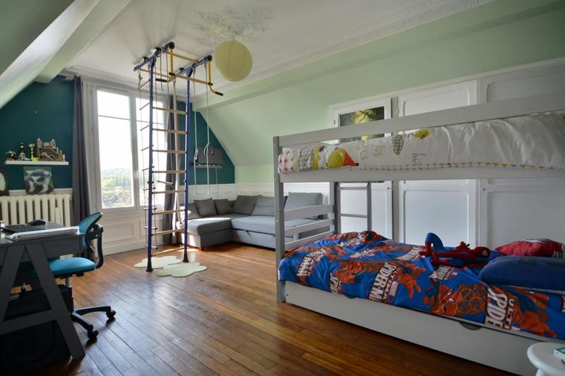 Maison - 180 m² - 8 pièces