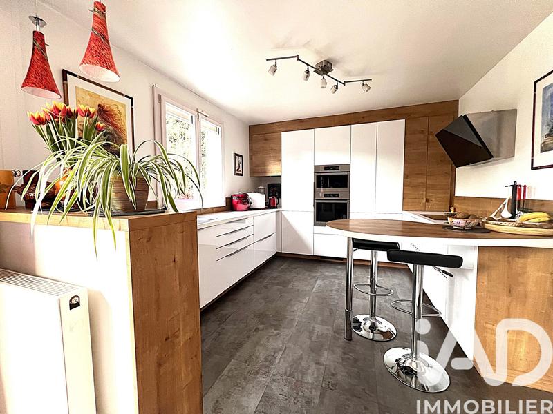 Maison - 184 m² - 7 pièces