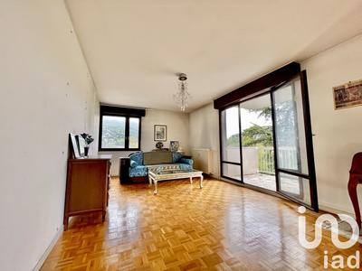 Appartement - 99 m² - 4 pièces