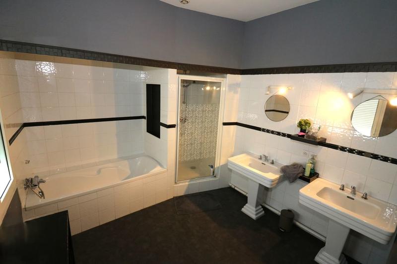 Immeuble - 290 m² - 11 pièces