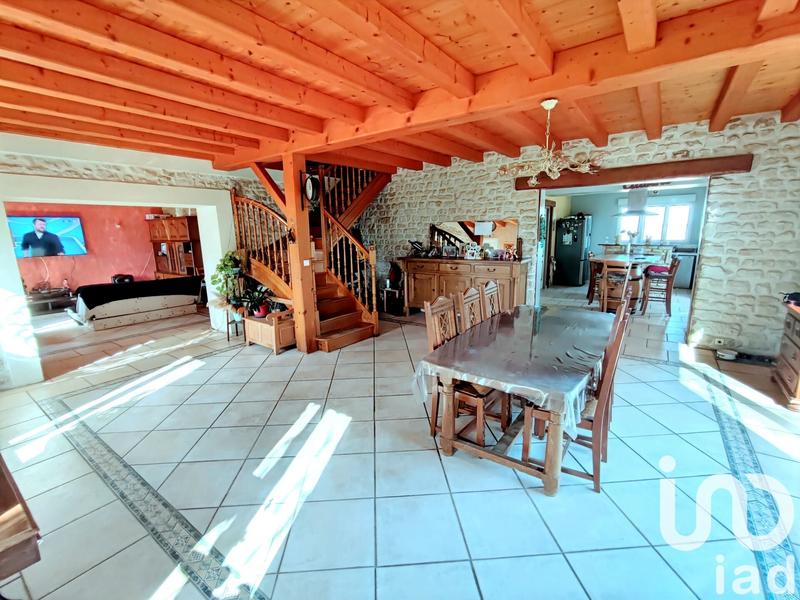 Maison - 220 m² - 7 pièces